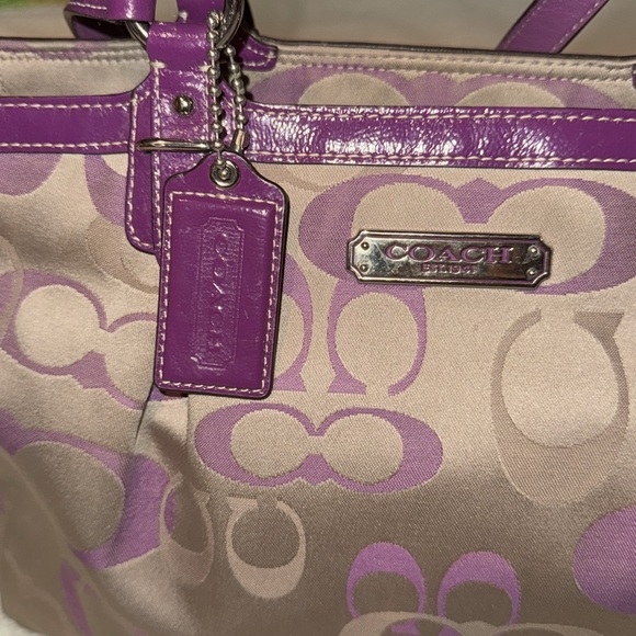 Coach Gallery Opt Signature Tote - Picture 4 of 6
